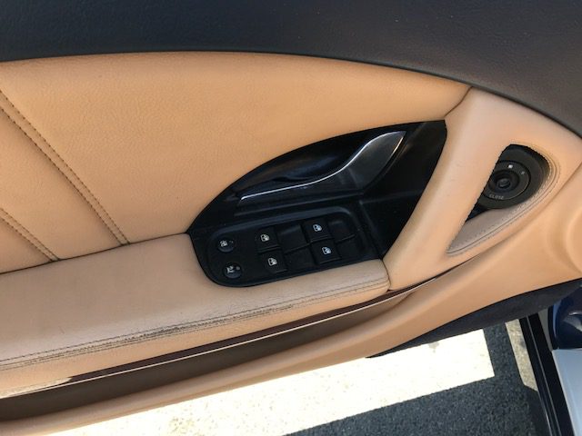2005 Maserati Quattroporte interior door